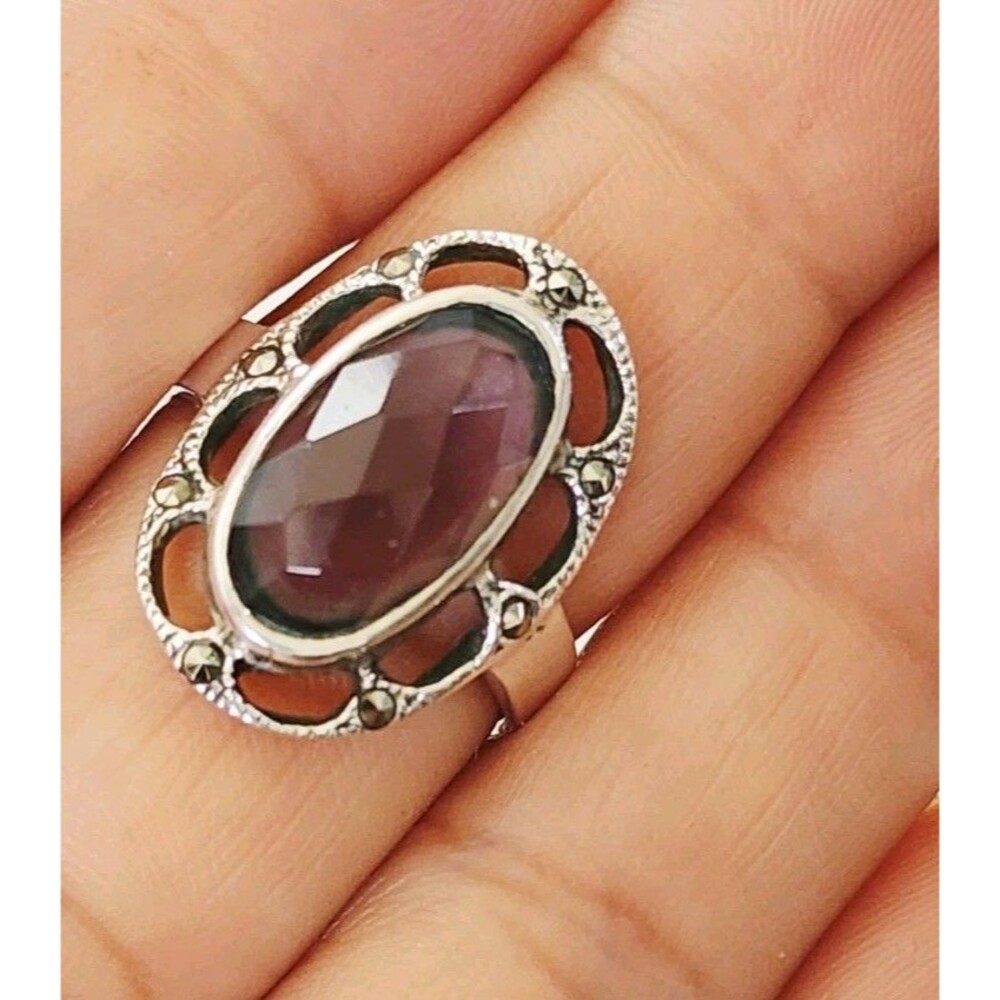Vintage Ornate Sterling  Amethyst and Marcasite Ring, Sz 7. 5 3.20g